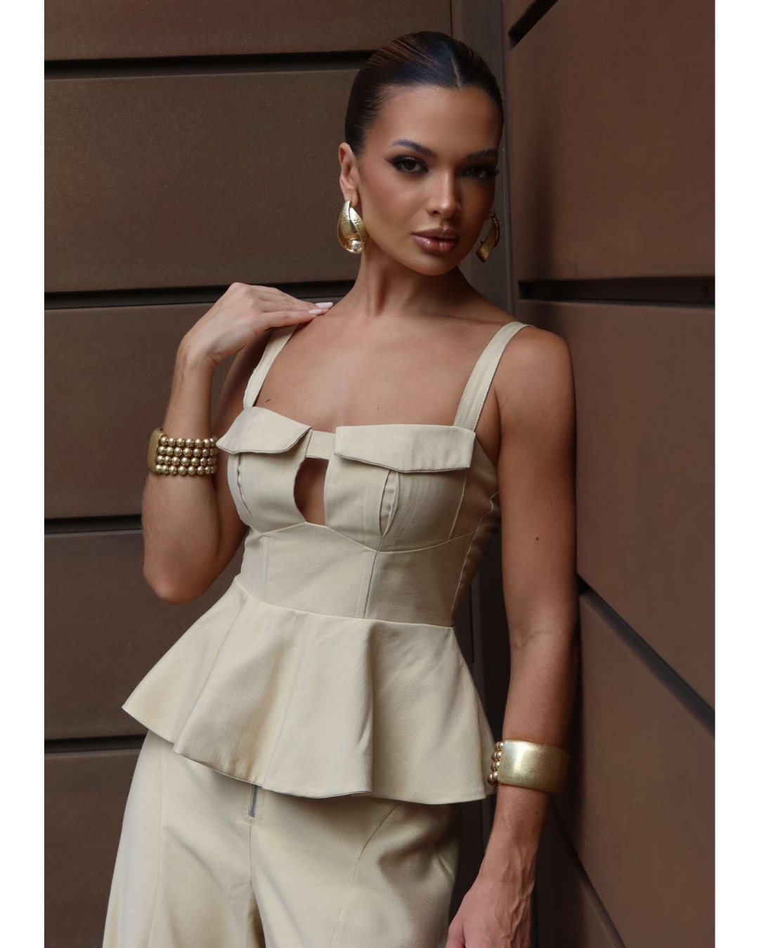 Conjunto MILENA com Blusa Bolsos e Boleado na Cintura Minimalismo com presença.
