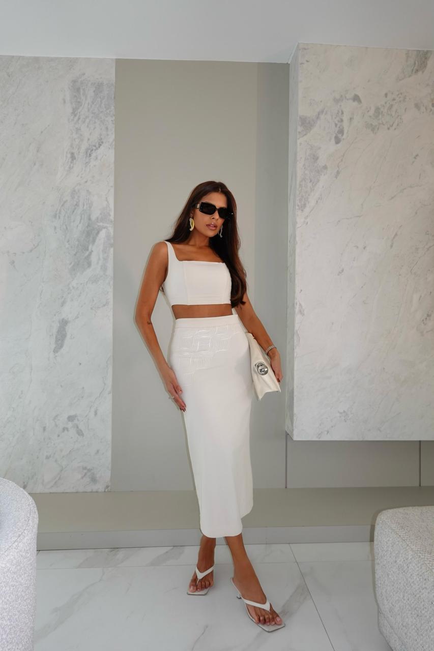 Conjunto de cropped e saia midi Glória Elegance